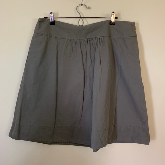 J. Crew Dresses & Skirts - J. Crew gray skirt with pockets US14